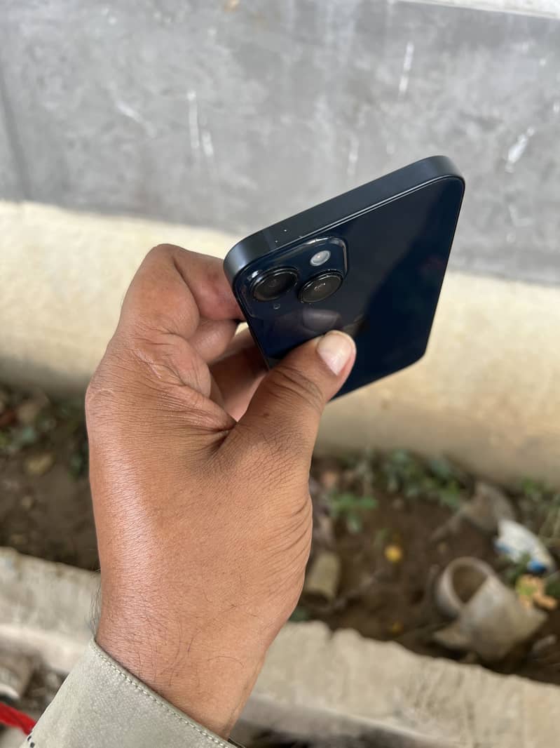 Apple iPhone 14 3