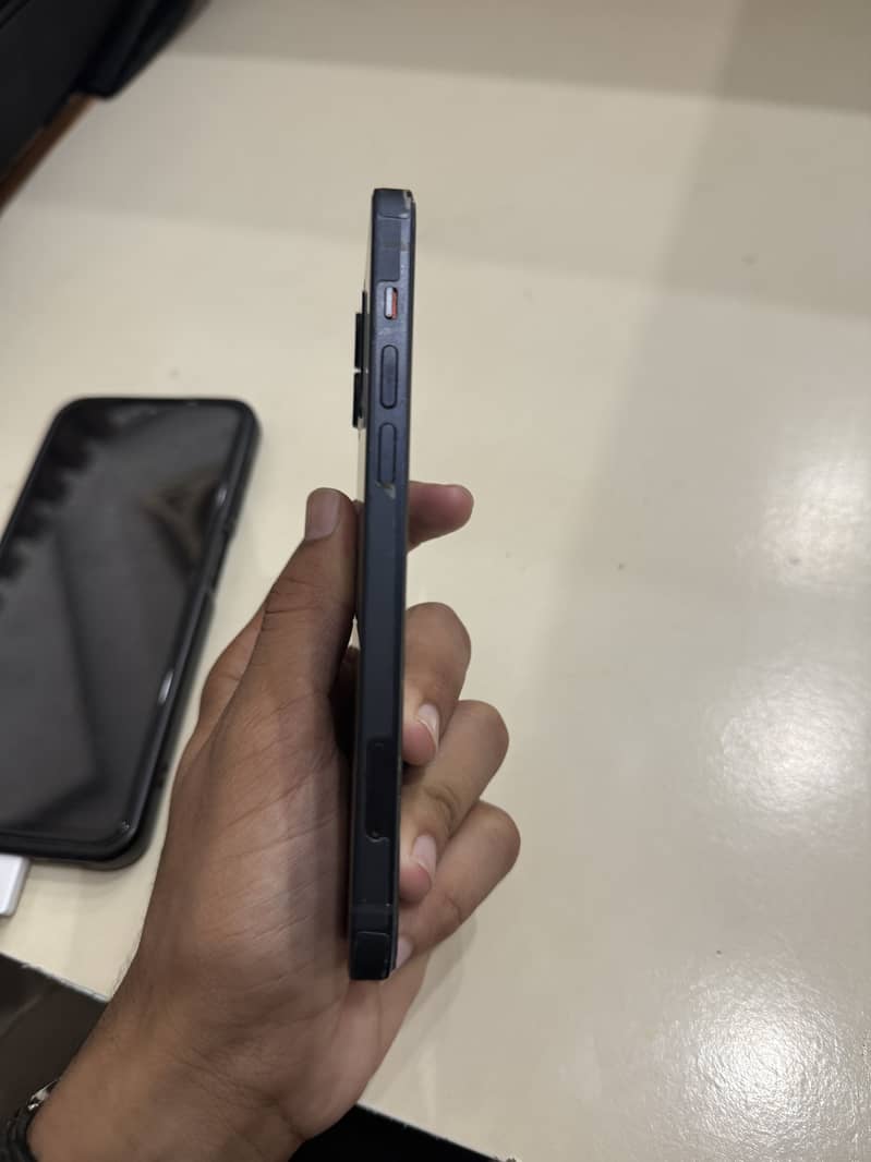 Apple iPhone 12 1