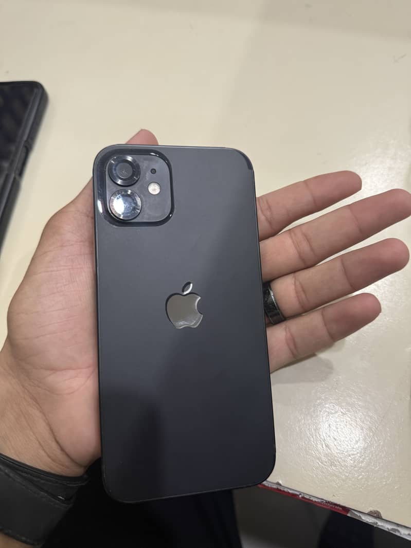 Apple iPhone 12 6