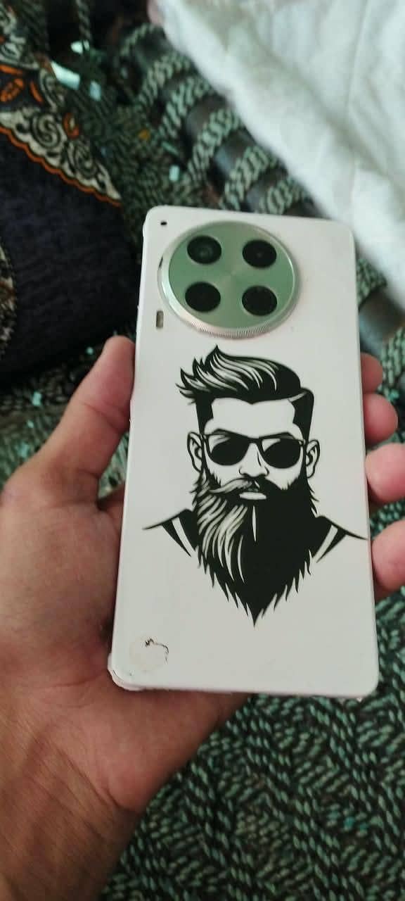 Tecno CAMON 30 0