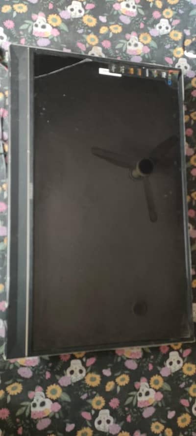 43 inch lcd Samsung company ki ha koe fault nhi urgent sale krni ha