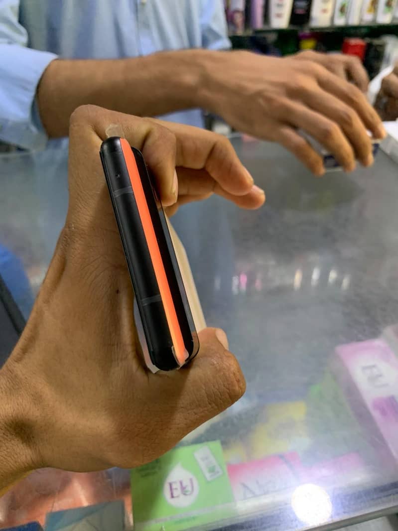 Google Pixel 6 4