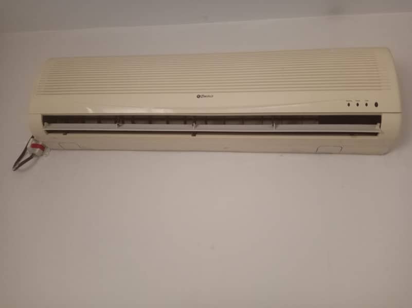 SPLIT AIR CONDITIONERS 8