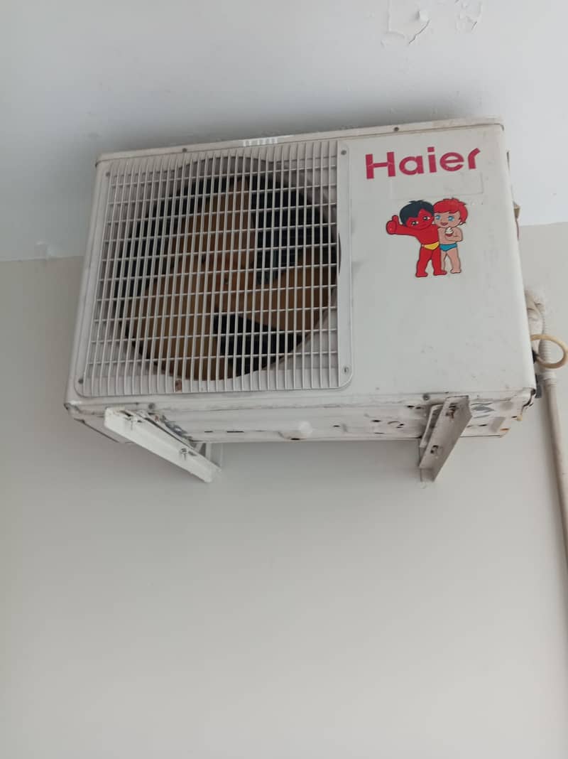 SPLIT AIR CONDITIONERS 11