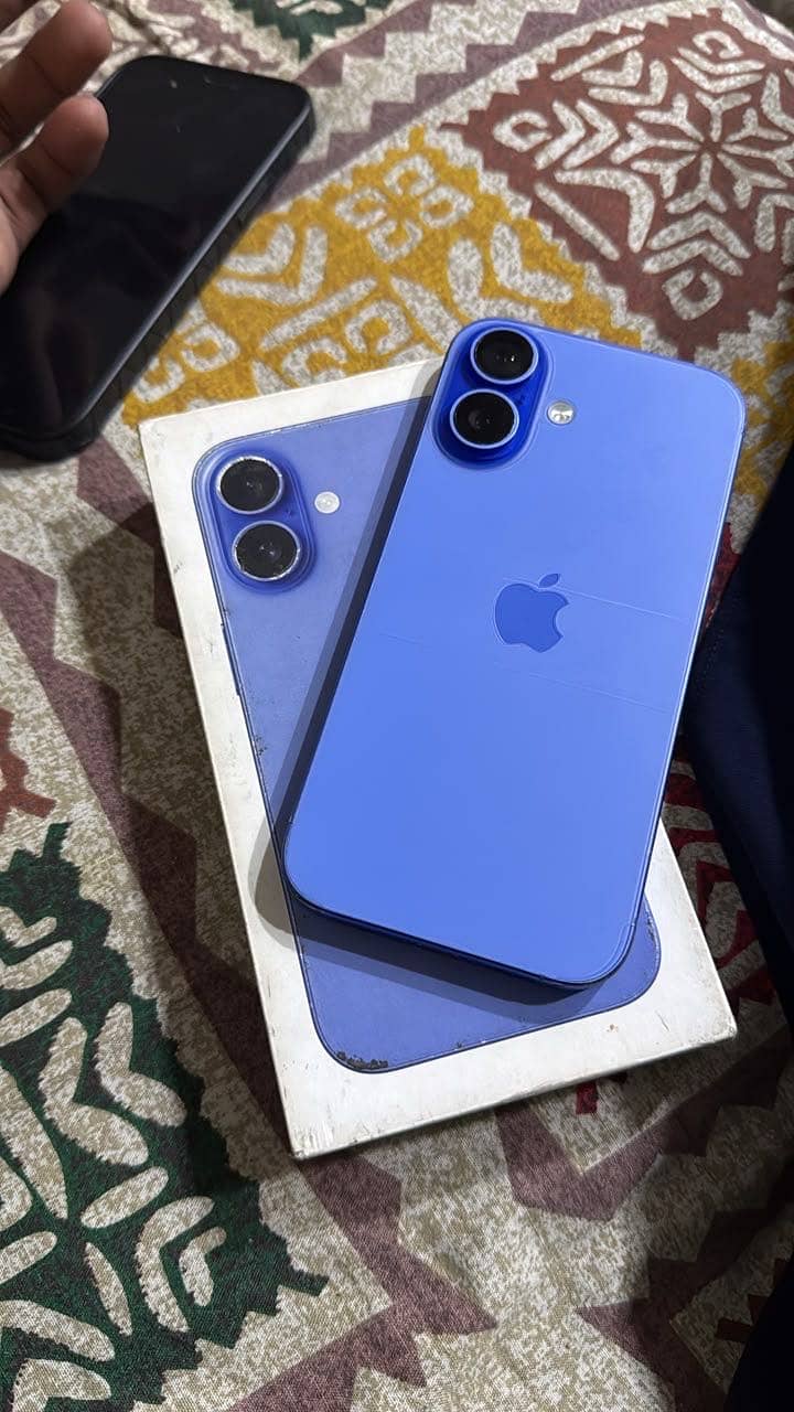 Apple iPhone 16 0