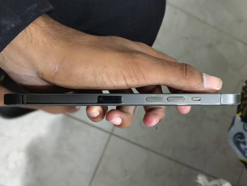 Apple iPhone 12 Pro Max 3