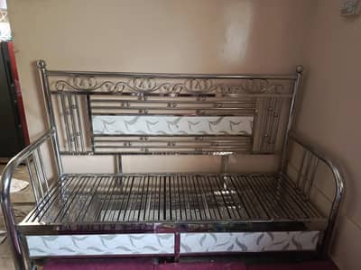 Sofa come bed