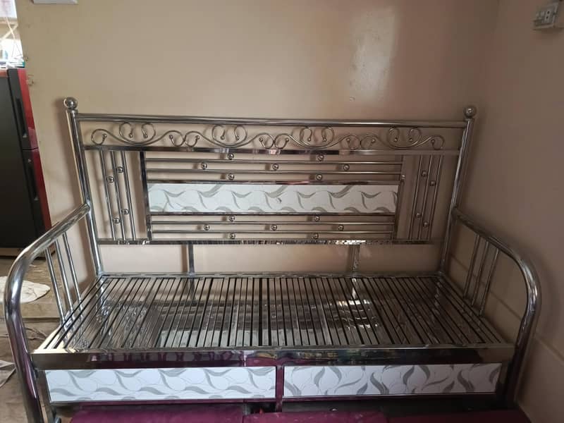 Sofa come bed 1