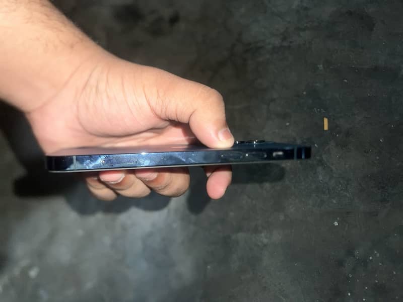 Apple iPhone 12 Pro 4