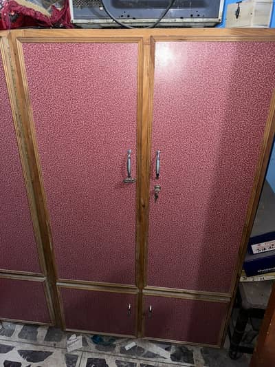 Wood cabet look like new