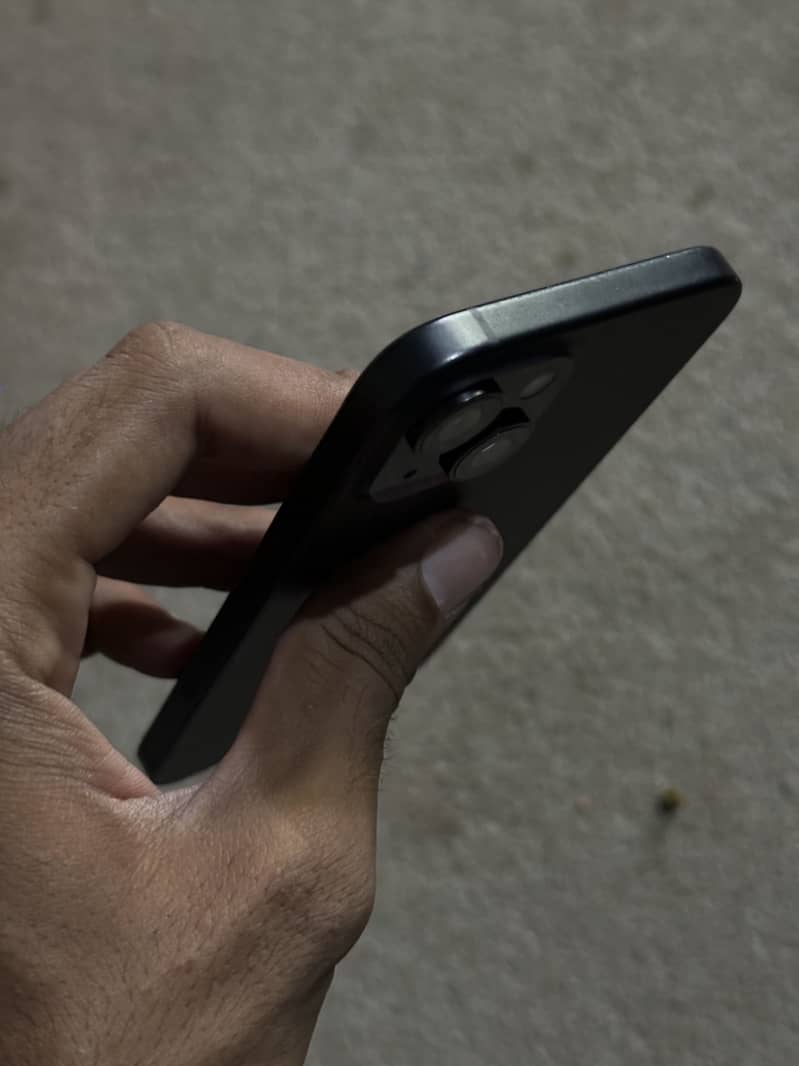 Apple iPhone 15 2