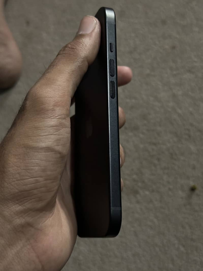 Apple iPhone 15 3