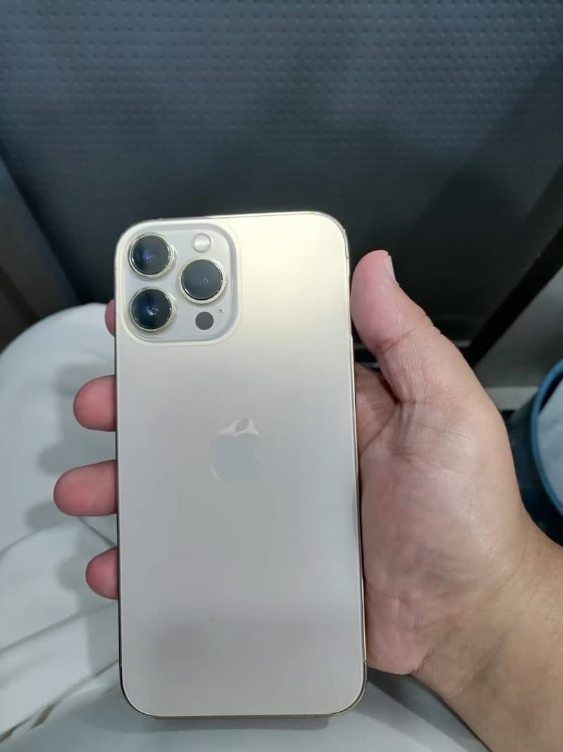 Apple iPhone 13 Pro Max 3