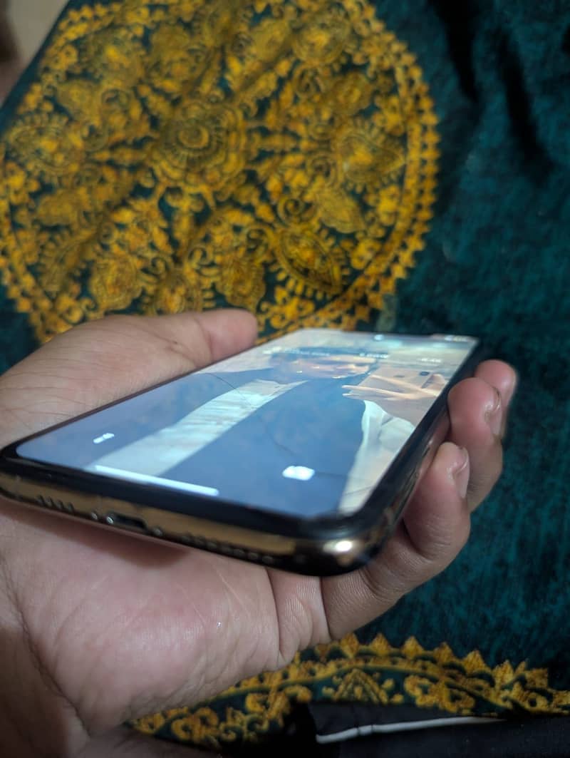 iPhone xs max 3