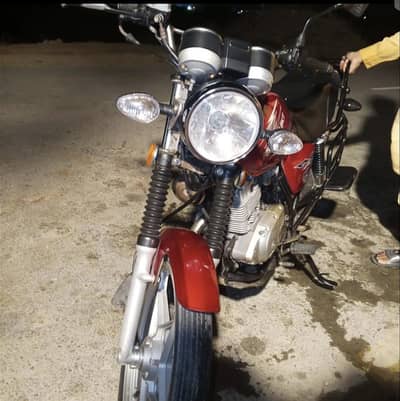 Suzuki gs 150 red 