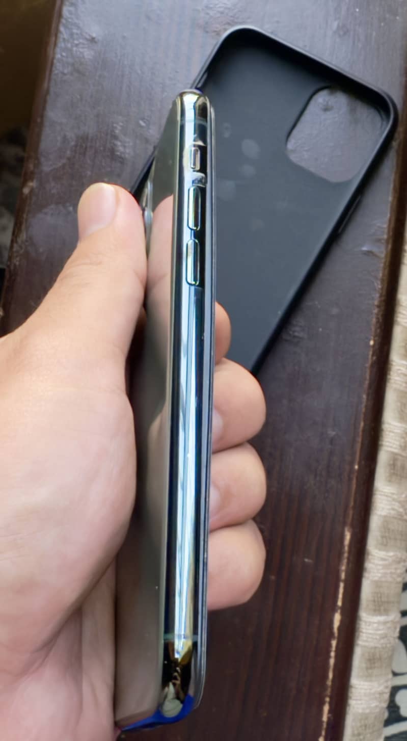Apple iPhone 11 Pro 5