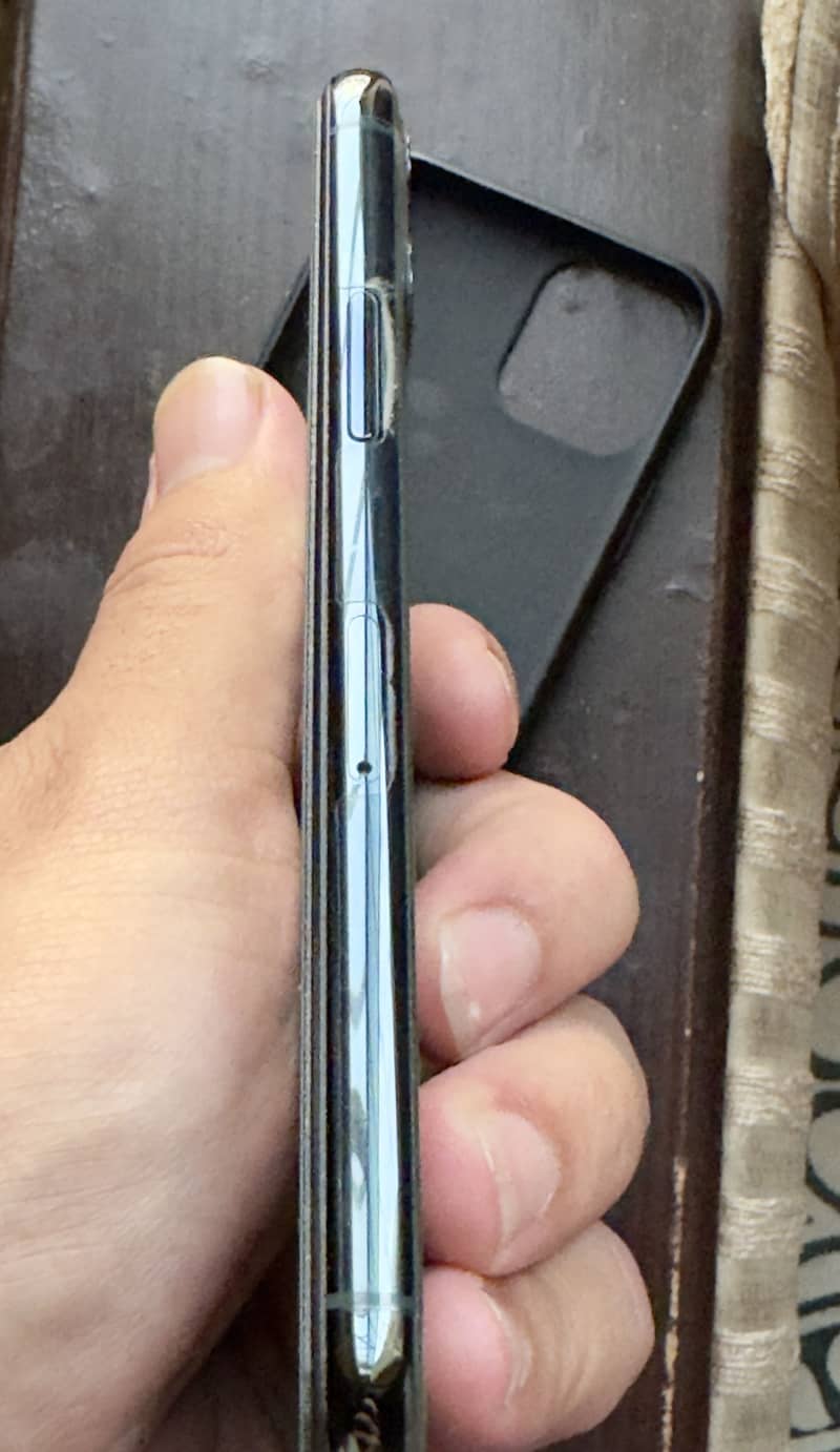 Apple iPhone 11 Pro 7