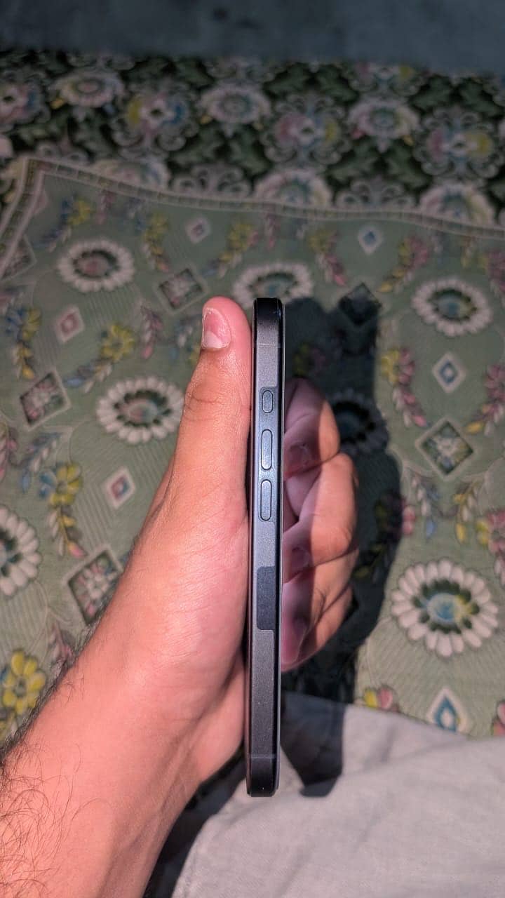 Iphone 15 pro 4