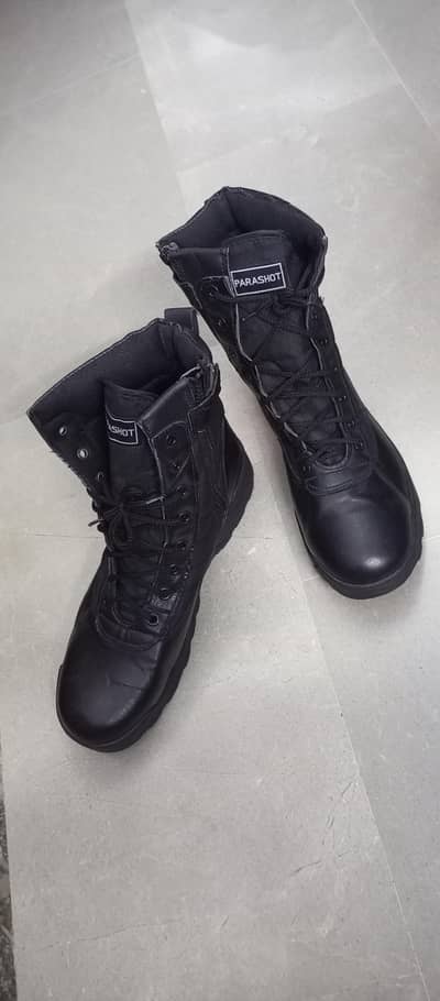 Snow boots