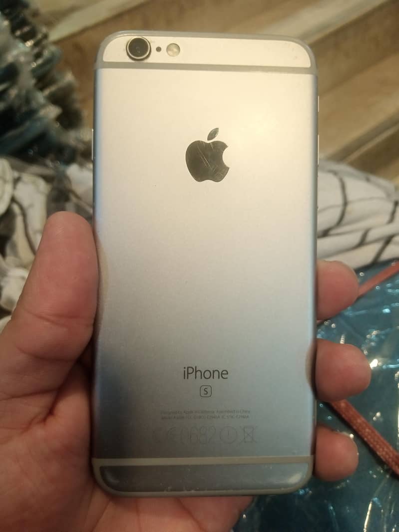 Apple iPhone 6S 3