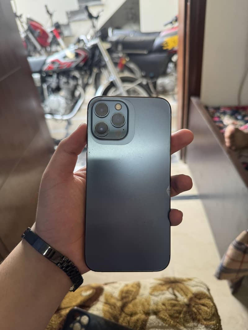 Apple iPhone 12 Pro Max 3