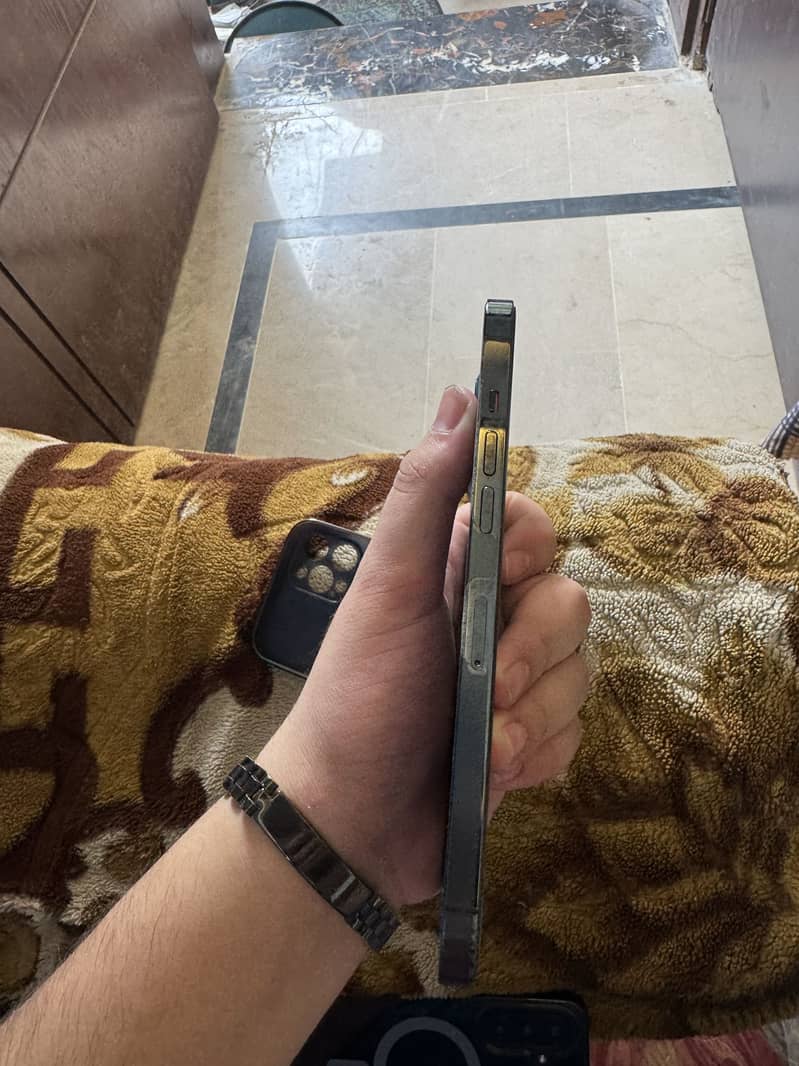 Apple iPhone 12 Pro Max 6