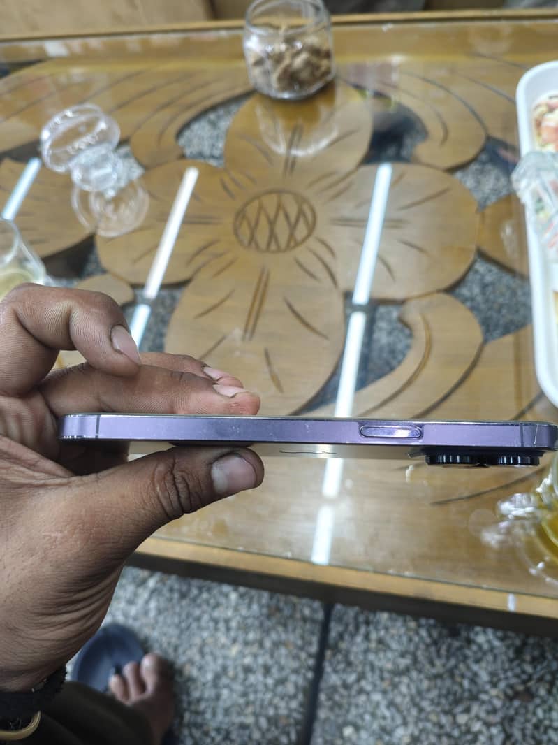 Apple iPhone 14 Pro Max 0