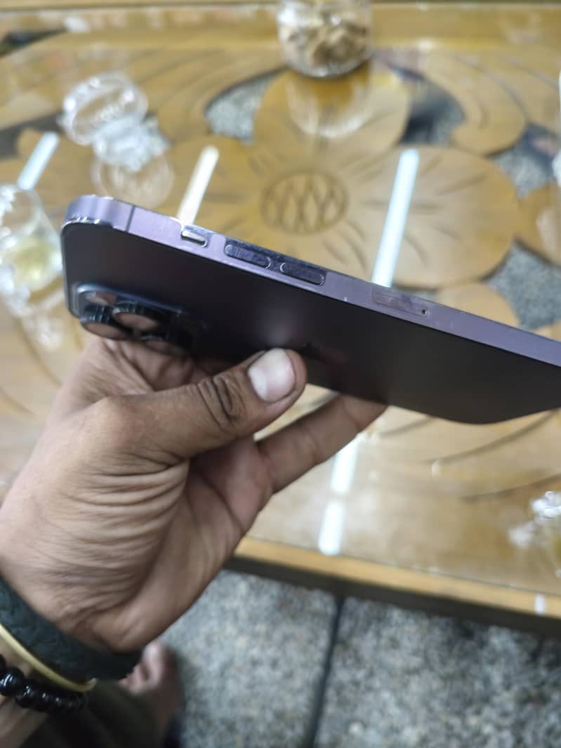 Apple iPhone 14 Pro Max 1