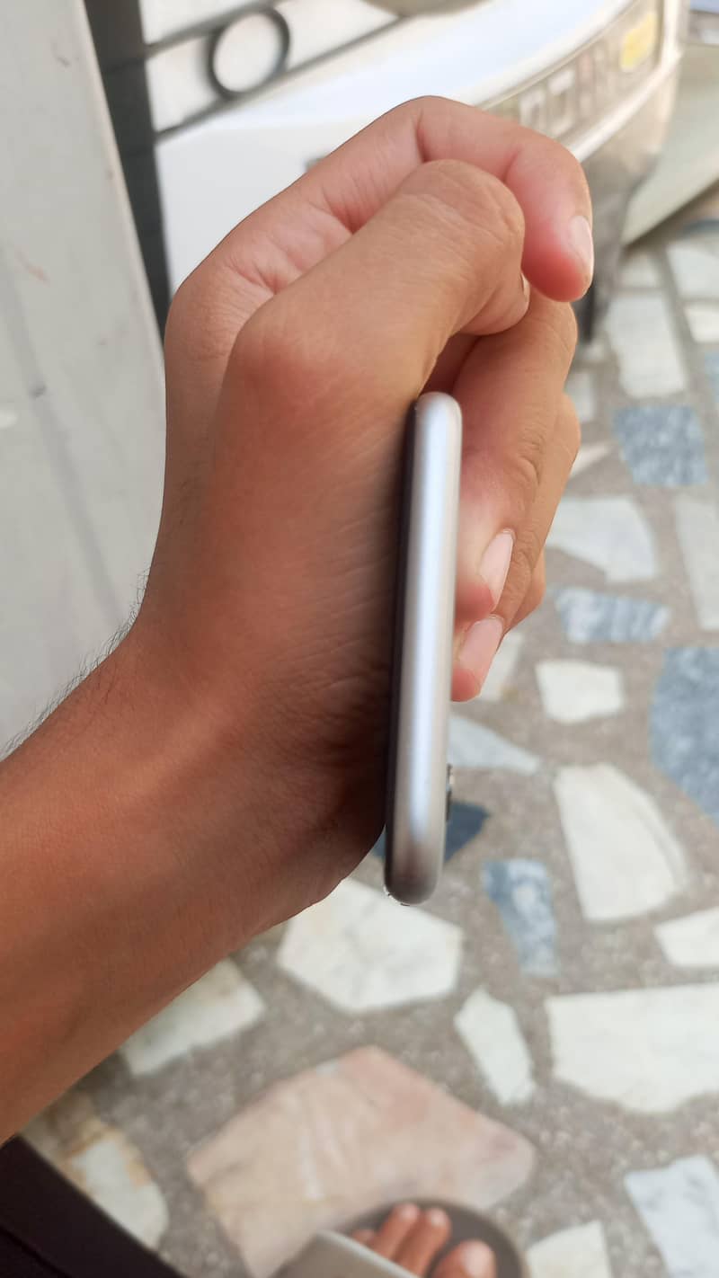 Apple iPhone 6 6