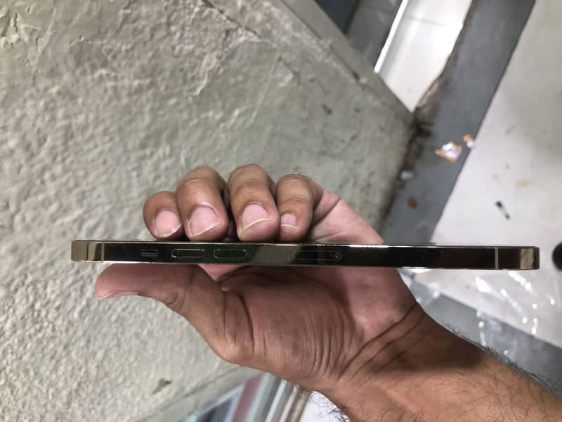 Apple iPhone 12 Pro Max 9