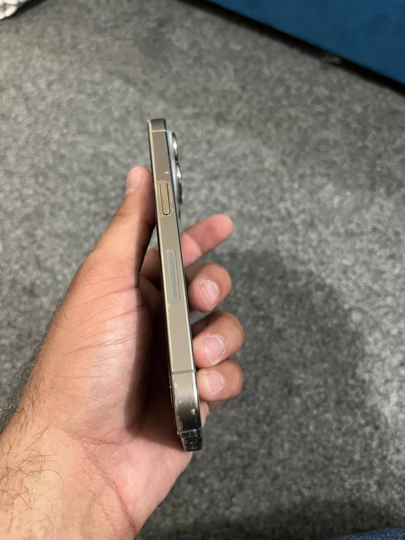 Apple iPhone 15 Pro 1