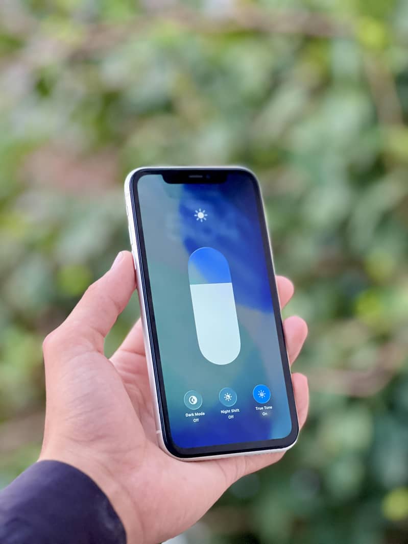 IPHONE 11 7