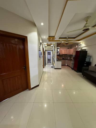Flat For sale 3 Bed DD in Johar leased