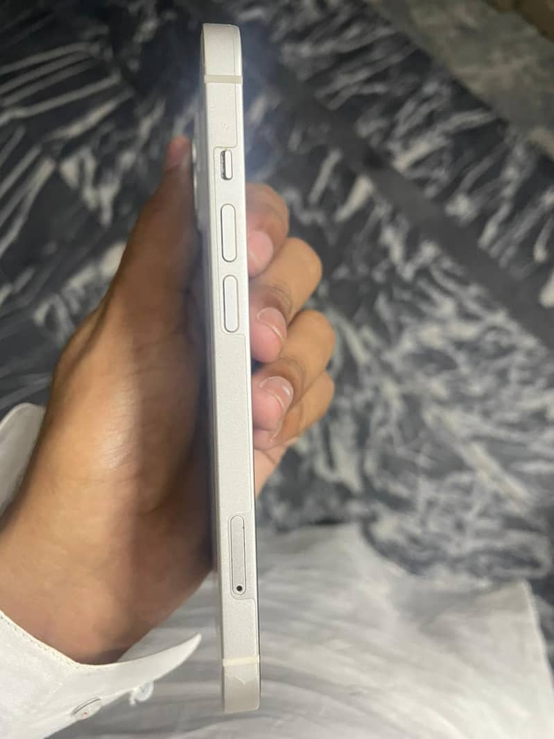 Apple iPhone 13 3