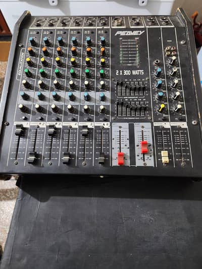 Peavey 2×300W 6 Channel Power Mixer | Professional Sound Mixer