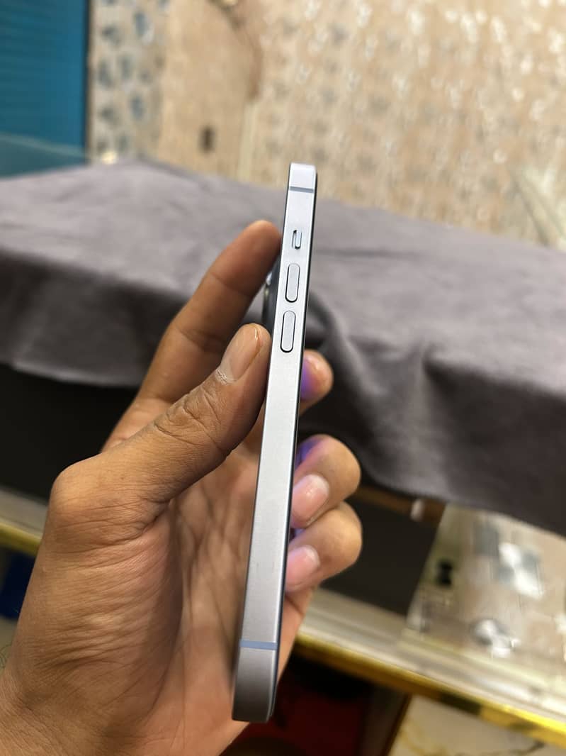 Apple iPhone 14 0