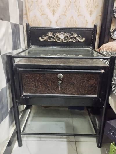 Used King Size Iron Bed – Black & Golden Design