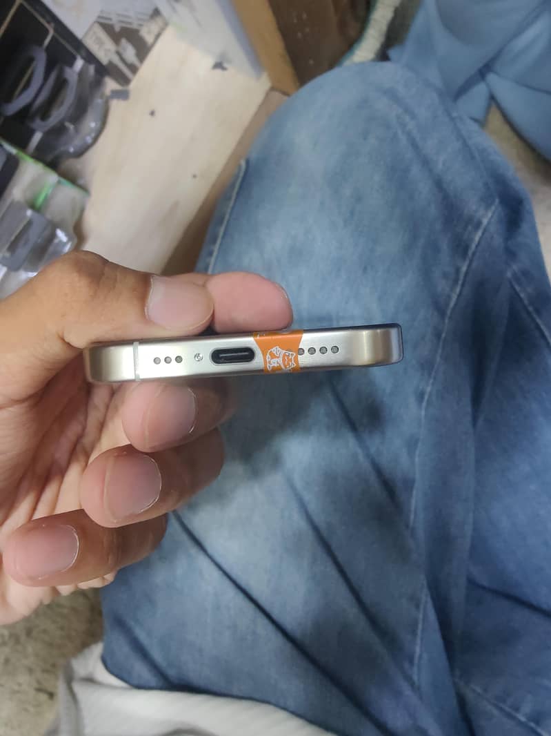 Apple iPhone 15 Pro 2