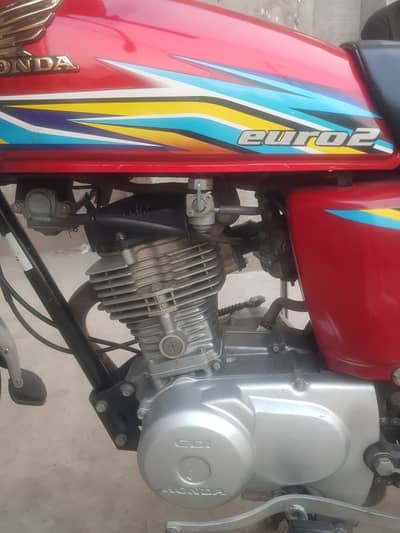 Honda 125 Red colour