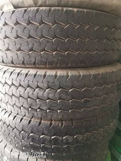 02 nos tyres 195R15 presa Thailand