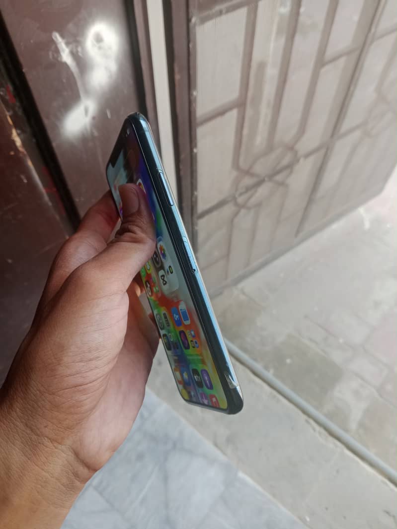 Apple iPhone 11 Pro Max 1