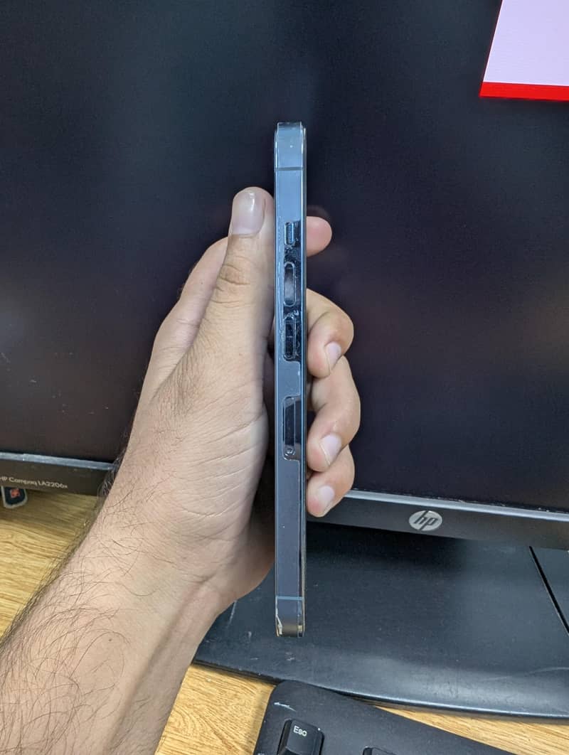 Apple iPhone 13 Pro 3