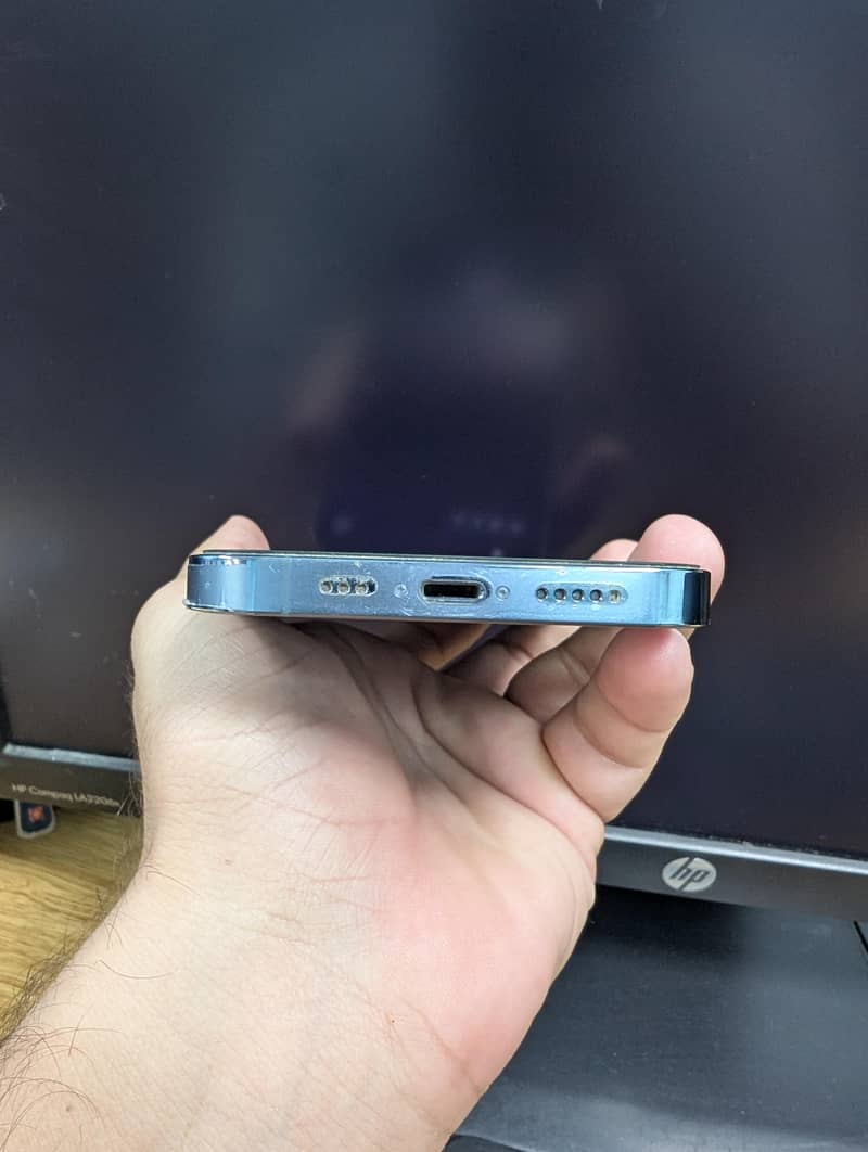 Apple iPhone 13 Pro 4