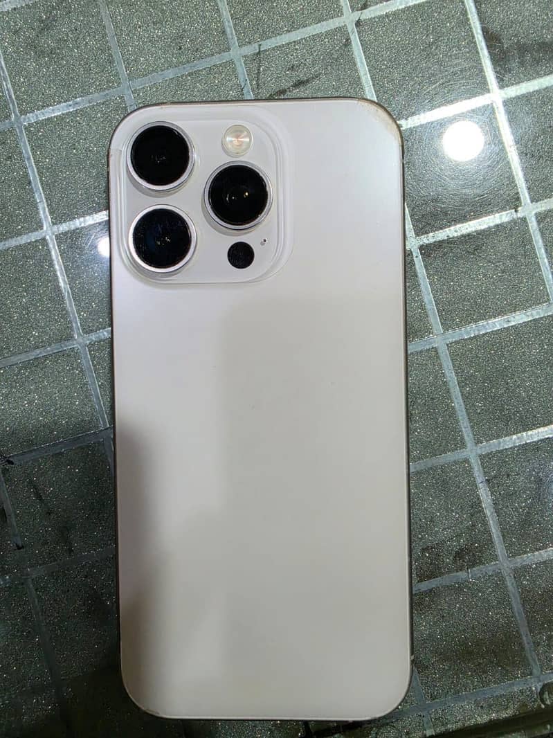 Apple iPhone 16 Pro 0
