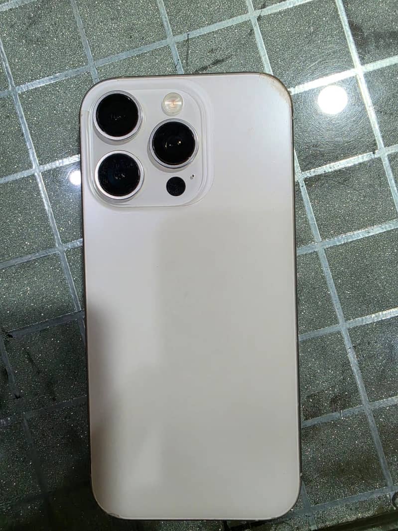 Apple iPhone 16 Pro 2