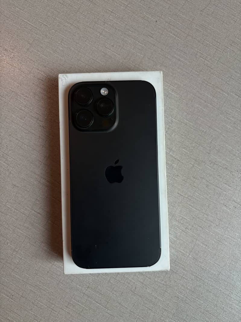 Apple iPhone 16 Pro Max 2
