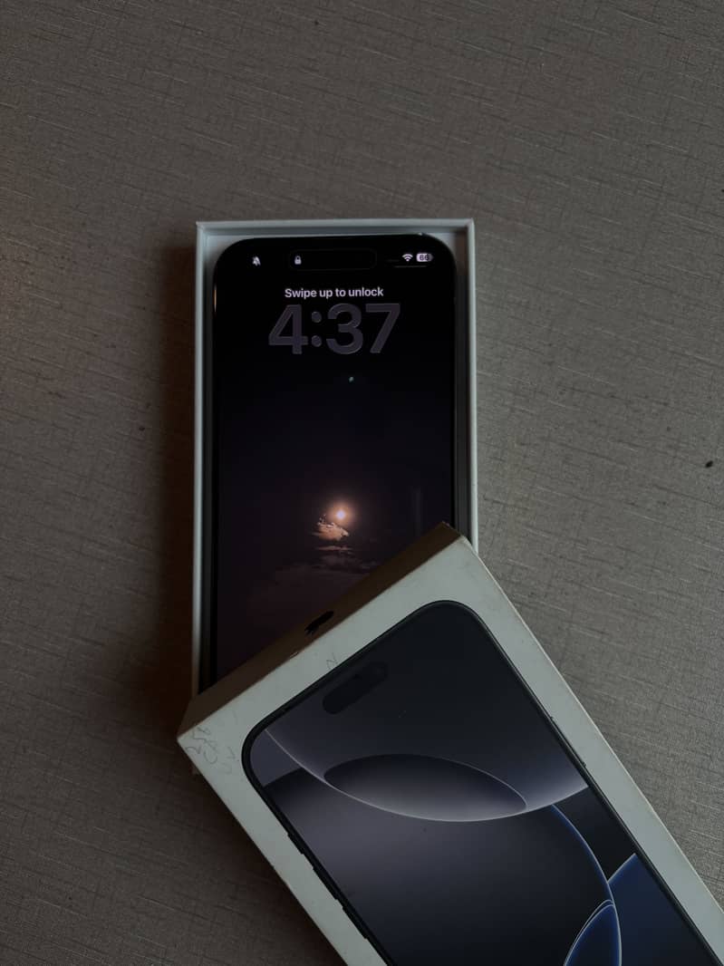 Apple iPhone 16 Pro Max 4
