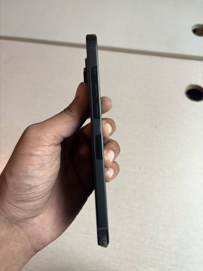 Apple iPhone 16 Pro Max 5