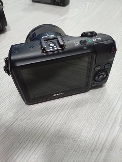 canon EOS M