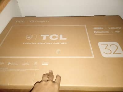 TCL SMART TV 32 INCHES DISPLAY